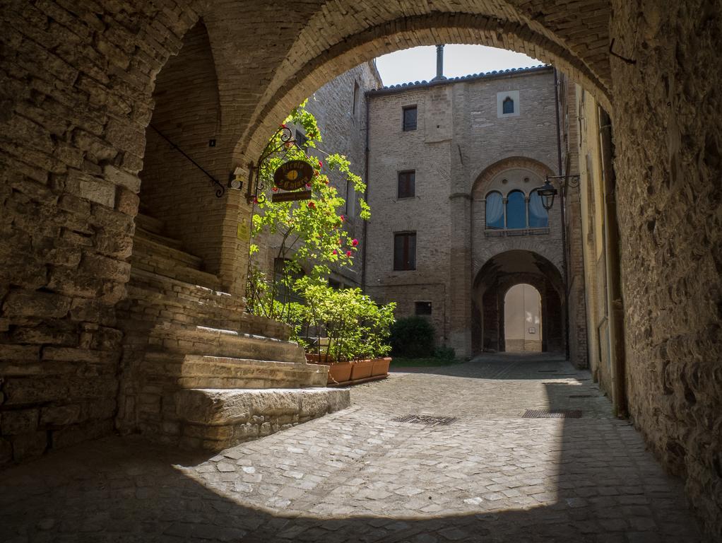 Appartamenti Turistici Vicolo S. Chiara Sassoferrato Εξωτερικό φωτογραφία